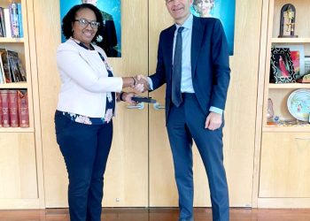 La Primera Ministra Jacobs visita al Embajador del Reino Holandés