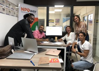 NPOwer inscribe a líderes para el campamento nocturno de desarrollo de capacidades