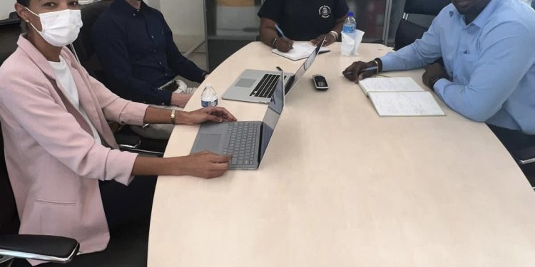 EL Ministro Ottley se reúne con el CPS para discutir el brote del virus Monkeypox