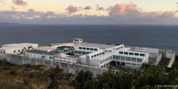 Las asociaciones de fútbol ‘R.I.S.C Takers’ y ‘Street Kings’ visitan la prisión y la casa de detención de Point Blanche