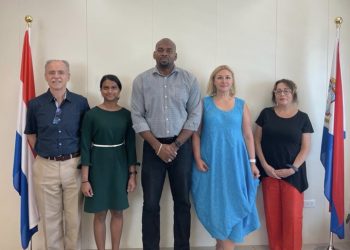 El banco mundial visita la isla para la primera semana de la misión con respecto al Proyecto de Salud Mental