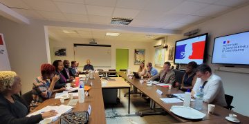 La Primera Ministra Silveria E. Jacobs se reúne con el Préfet délégué Berton