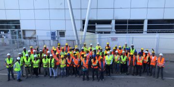 Los empleados del proyecto Ballast Nedam International recibieron el primer premio al trabajador seguro del mes en el Aeropuerto Internacional Princess Juliana