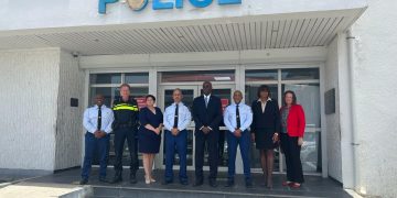 Gobernador realiza visita de trabajo a Policía