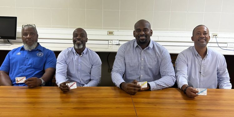 Sint Maarten recibe licencias actualizadas de la Autoridad de Aviación Civil