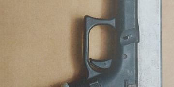 Arma de fuego confiscada en incidente de violencia doméstica
