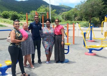 Positive y Elektralyets Foundations donan 16 equipos de gimnasia al aire libre