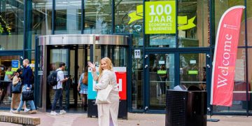 Princess Amalia still not allowed to leave home weeks after threat reported