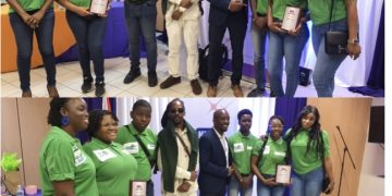 St. Maarten Academy PSVE recibe una mención honorífica por su actuación en el Concurso Nacional de Lanzamientos Juveniles por parte de la Primera Ministra y el Ministro de Finanzas.