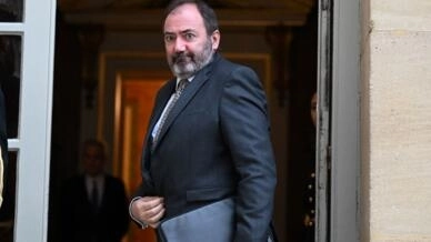 Covid, bronchiolitis, flu: Health minister warns France is facing ‘triple epidemic’