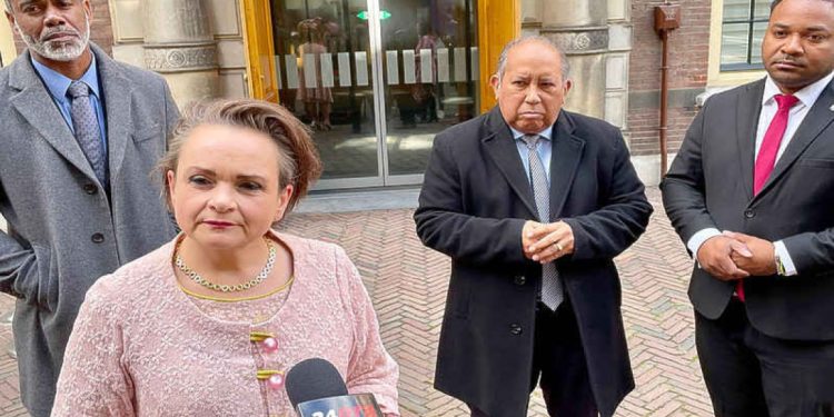 El Gobierno del Reino abre un 12,5% en condición de recorte salarial