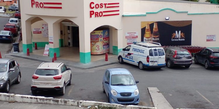 Ladrones intentan robar el Supermercado Cost-Pro