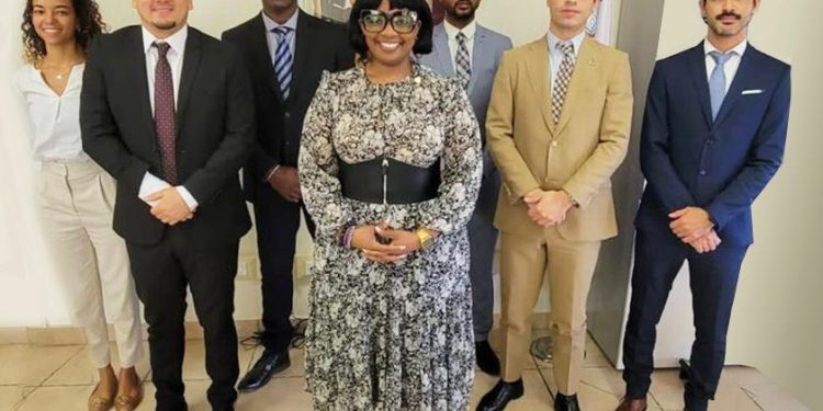 La Ministra Richardson da la bienvenida a UNOPS de regreso a Sint Maarten