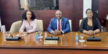 El Ministro Doran presenta la estrategia de ordenación territorial al parlamento