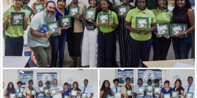 Island Gems dona copias de ‘Stories of St. Martin’ a las escuelas
