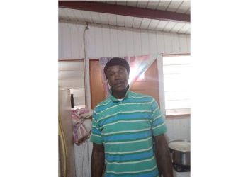 La familia de Ossie Laville quiere una autopsia para saber la causa real de su muerte