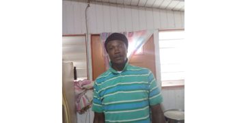 La familia de Ossie Laville quiere una autopsia para saber la causa real de su muerte