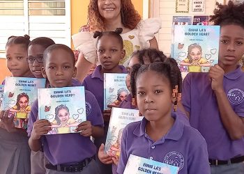 Beyond Kultura dona ‘Emma La’s Golden Heart a escuelas primarias’