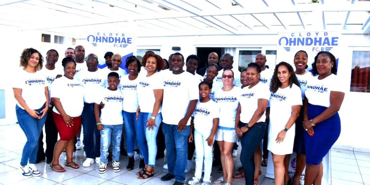 El comité para elegir a Cloyd Ohndhae Marlin al Parlamento de St. Maarten organiza una exitosa reunión de planificación