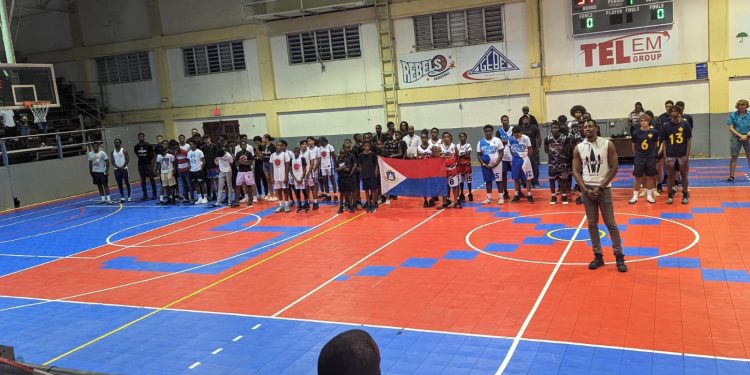 U13 debuta con juego cerrado