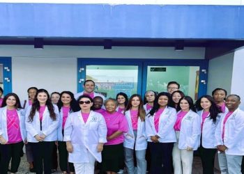 Más de 30 mujeres participan en un exitoso evento comunitario gratuito de detección de anomalías mamarias