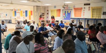 La presidenta del Consejo Comunitario de Cay-Hill, Angelique Romou, dice que la reunión fue un éxito.