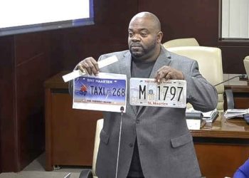 Chris pregunta si serán retirados los Número de las placas ya que son demasiado pequeños