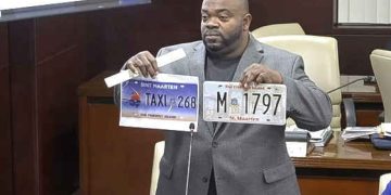 Chris pregunta si serán retirados los Número de las placas ya que son demasiado pequeños