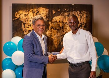 Richinel Brug se une oficialmente a la URSM.