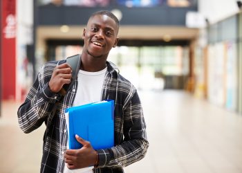 AmvB en Consejo de Ministros decide que los estudiantes caribeños recibirán un BSN antes de llegar a Holanda