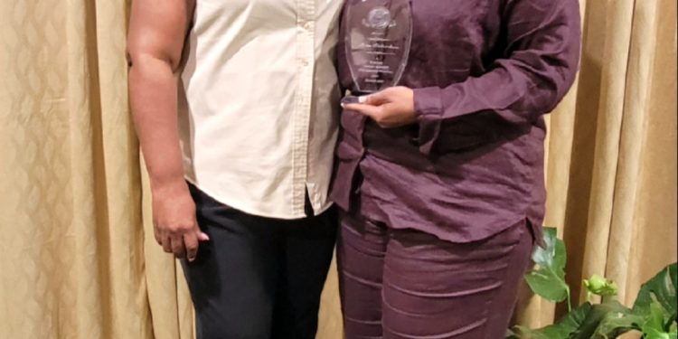 La Ministra Anna E. Richardson honrada como la primera mujer Ministra de Justicia