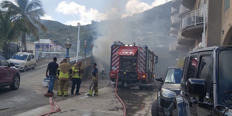 Incendio cerca del complejo comercial Yogesh