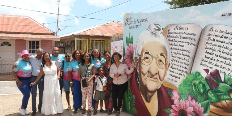 Mural especial para conmemorar a los ancianos en New Nederland, Curaçao.