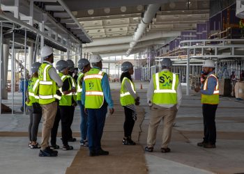 La campaña de alcance público continúa con la visita al sitio de construcción para Parlamentarios de Sint Maarten