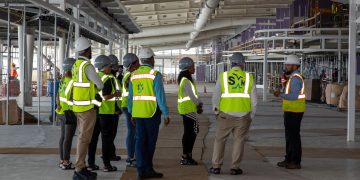 La campaña de alcance público continúa con la visita al sitio de construcción para Parlamentarios de Sint Maarten
