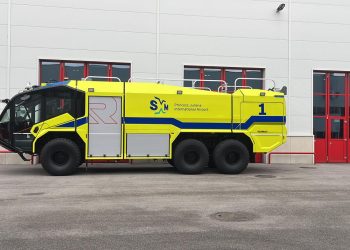 Dos nuevos camiones de bomberos para ofrecer tecnologías avanzadas para el PJIAE N.V.