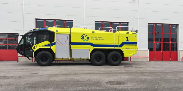 Dos nuevos camiones de bomberos para ofrecer tecnologías avanzadas para el PJIAE N.V.