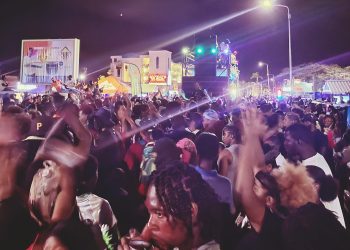 Miles de personas inundaron las calles para el exitoso Causeway Jump-Up