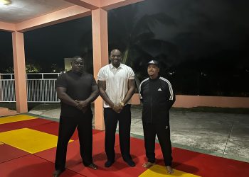 El ministro de VSA, Omar Ottley, en colaboración con CDFHA, lanzó el primer entrenamiento exitoso de defensa personal básica para mujeres