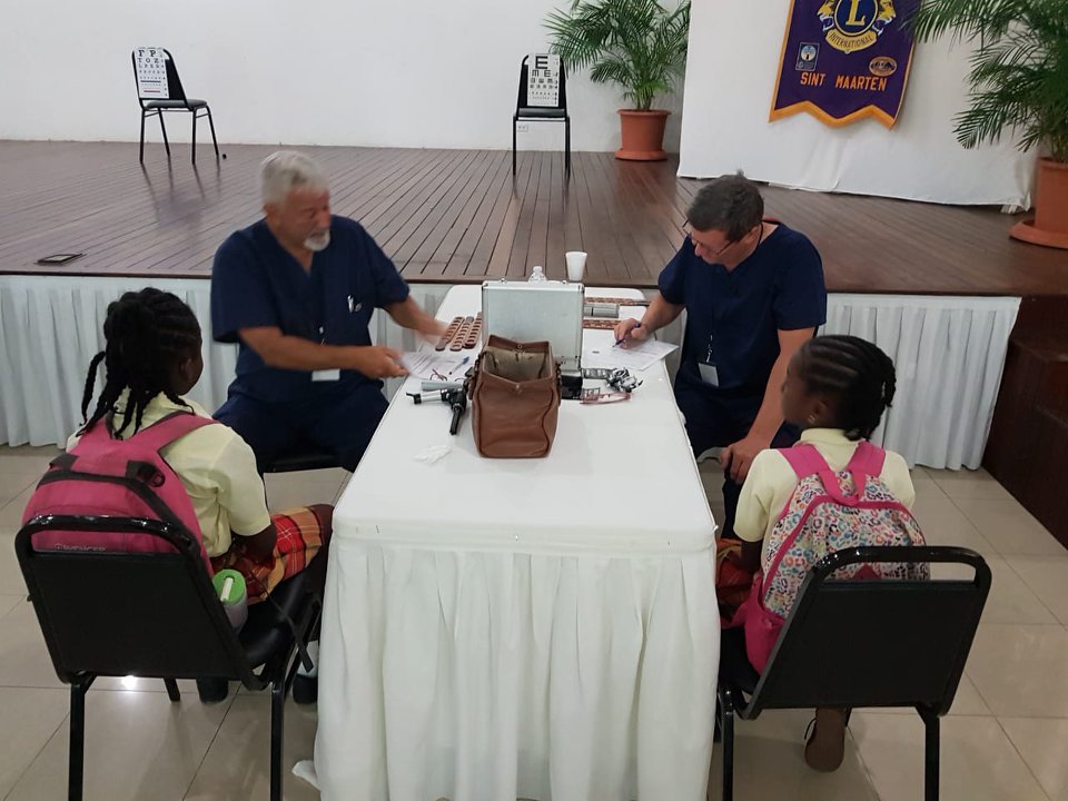 El Club de Leones de Sint Maarten pondrá a prueba los ojos de niños y  adultos mayores. - SXM IslandTime