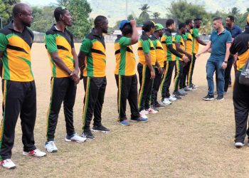 Johnson declaró inaugurado oficialmente el Torneo de Críquet CUT Les Harris