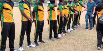 Johnson declaró inaugurado oficialmente el Torneo de Críquet CUT Les Harris