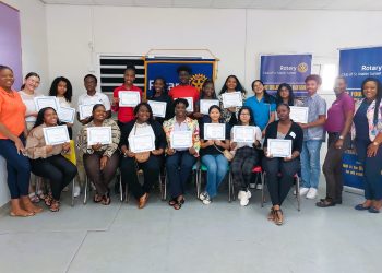 Rotary Sunset organiza taller de desarrollo profesional Level Up