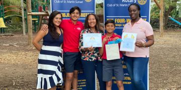 Rotary Sunset celebra a Amir Baharani como ganador de Butterfly Story