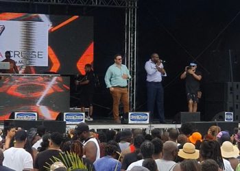 El gobierno da la bienvenida al crucero Ubersoca a Sint Maarten