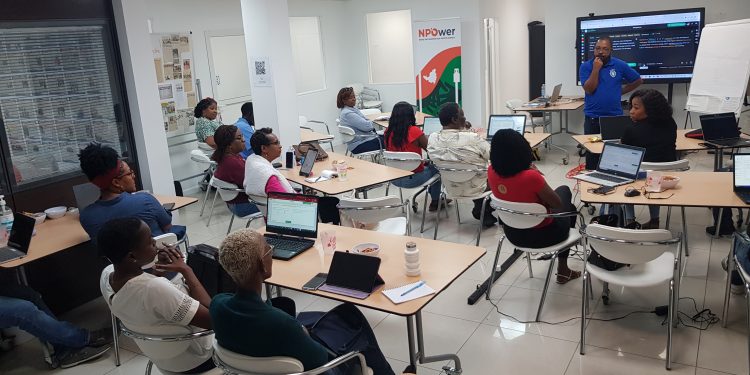 NPOwer organiza un exitoso taller sobre asistencia de inteligencia artificial