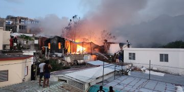 Gran incendio arrasa Madrid Lane en Dutch Quarter