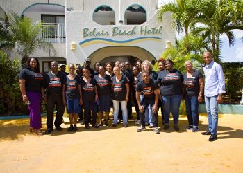 Belair Beach Hotel lidera el camino & Inspira al personal a través de Roy Cotton, Jr.