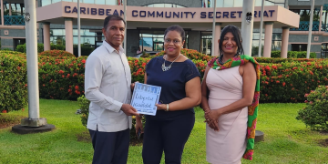 James Finies crea historia para Bonaire – La Comisión de Reparaciones de CARICOM ha otorgado a la Organización de Derechos Humanos de Bonaire (BHRO) el estatus especial de Miembro Asociado