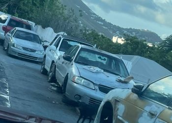 Chris pide la eliminación de todos los carros accidentados de Fort Willem